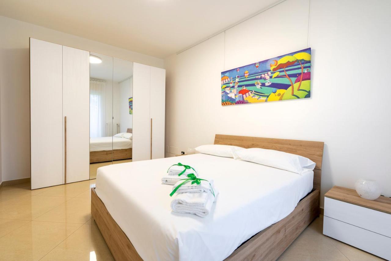 Boscoincitta Apt With Garage And Whirlpool Tub Bari Buitenkant foto