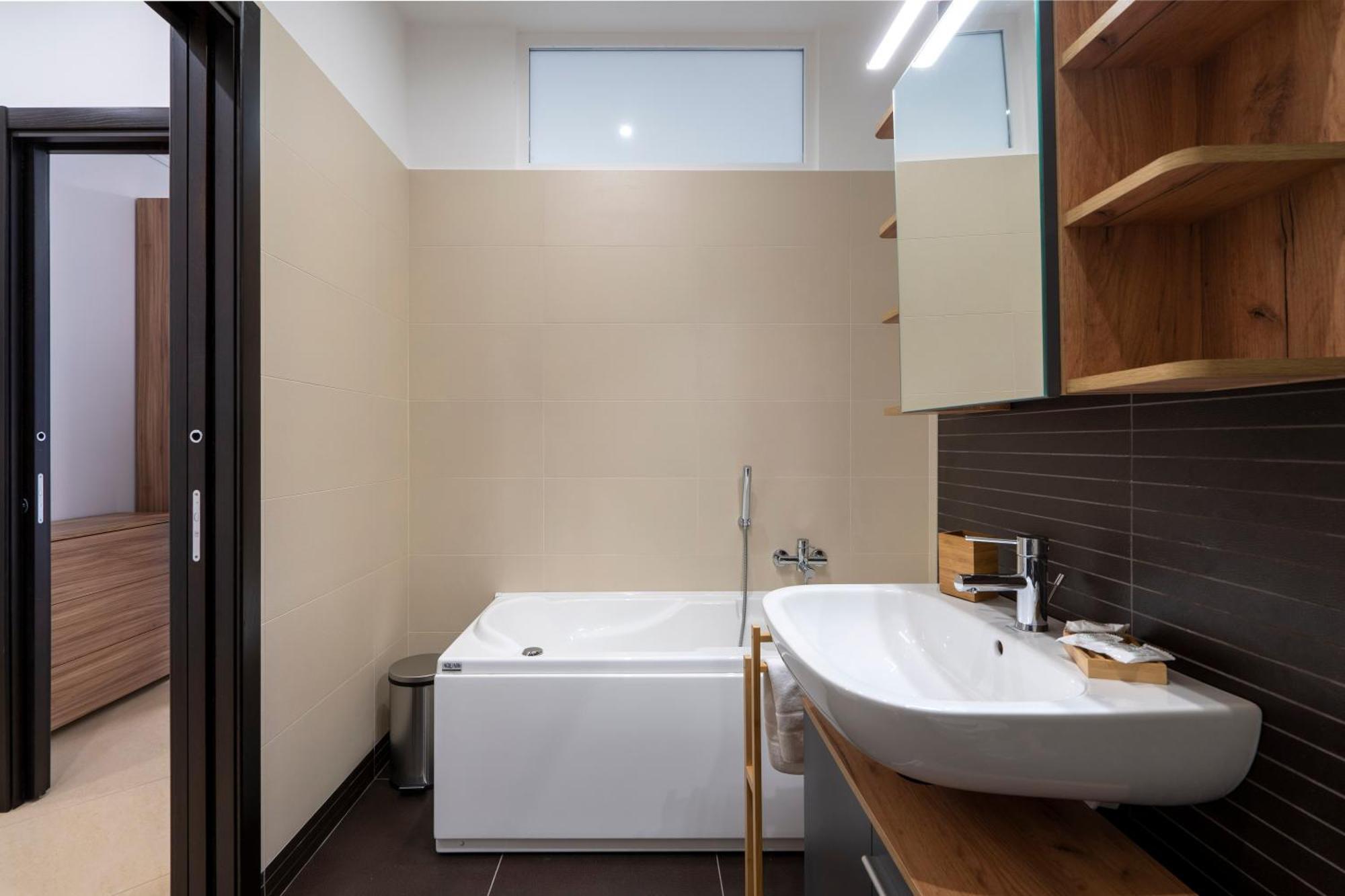 Boscoincitta Apt With Garage And Whirlpool Tub Bari Buitenkant foto